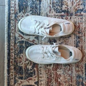 Roxy casual slip-on sneakers in white